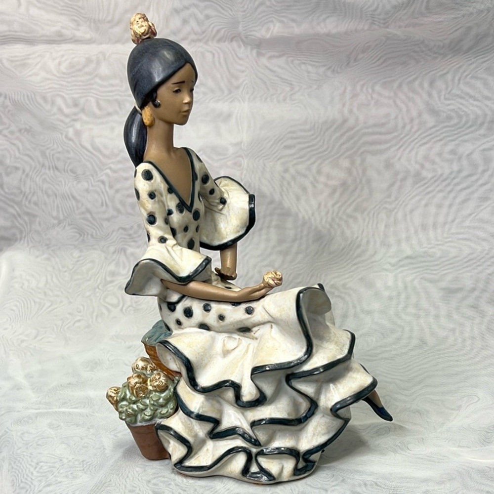 Lladro Porcelain Figurine, Spanish / Andalucian Dancer 2170